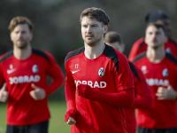 开云体育下载-门兴格拉德巴赫主场大胜弗赖堡，豪取三分