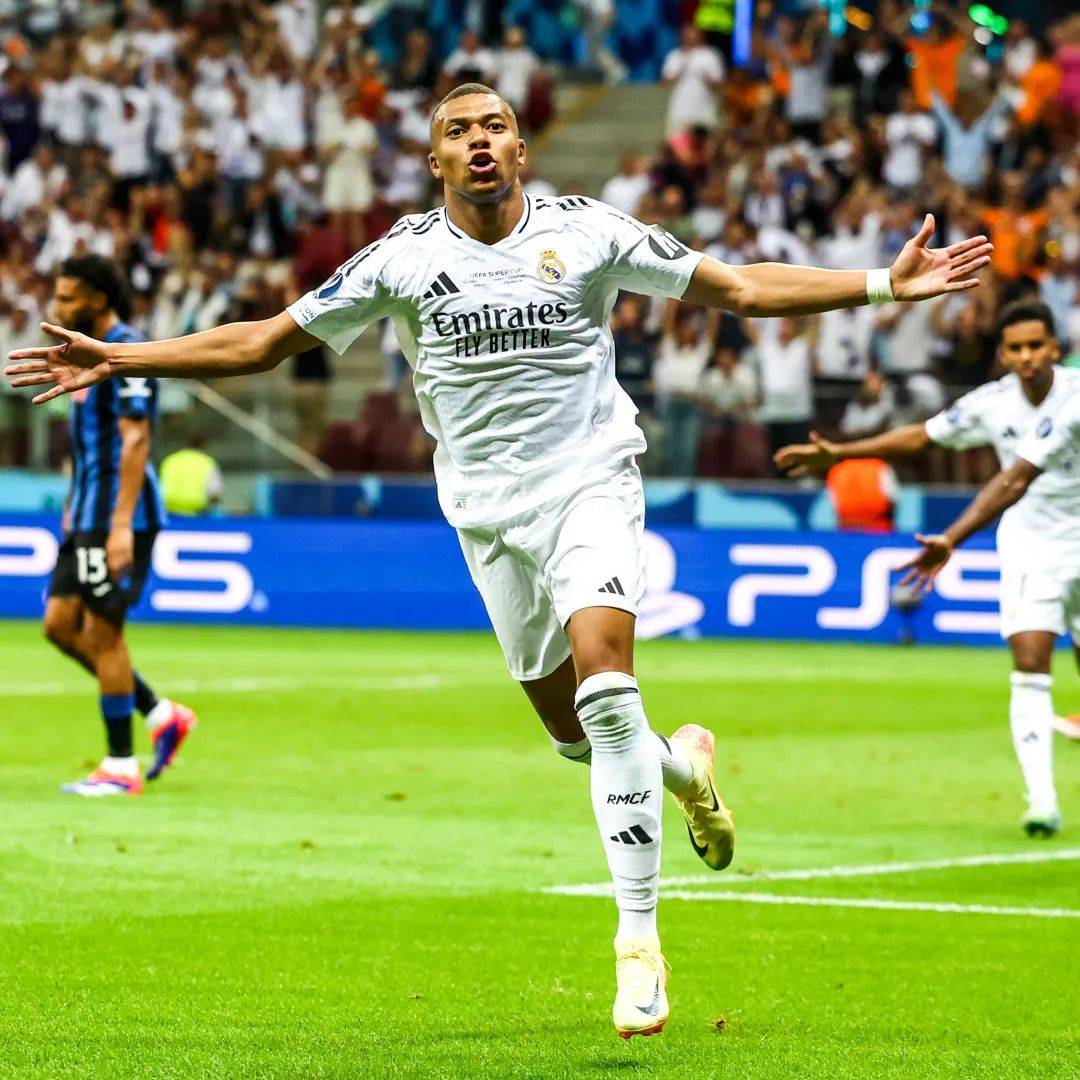 皇马新援连续破门,引领球队夺冠 皇马新援连续破门,引领球队夺冠