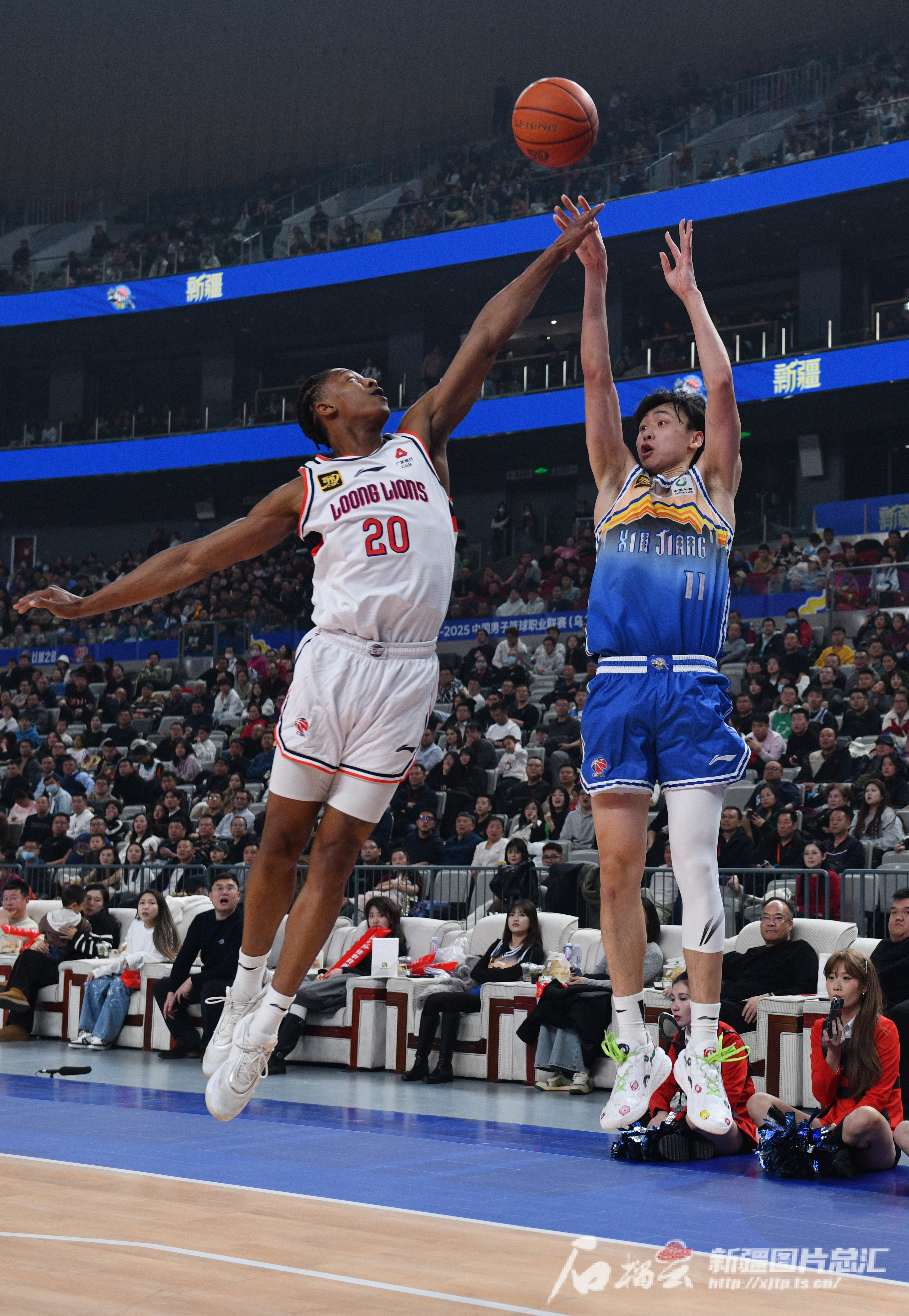 上海男篮大胜新疆，客场豪取连胜的简单介绍