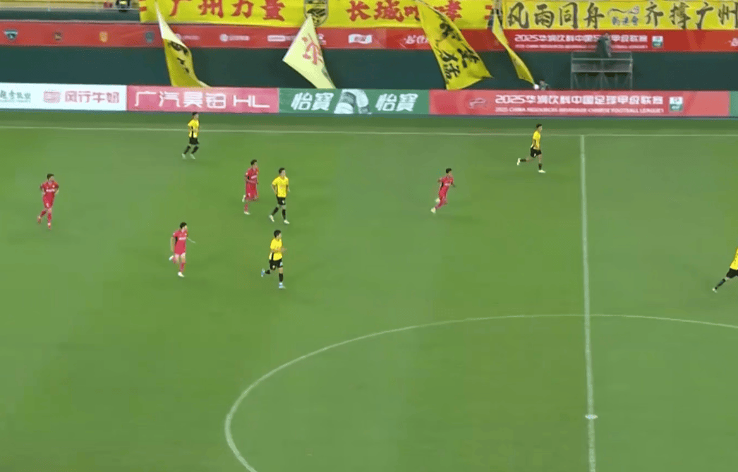 关于拜仁慕尼黑完胜弱旅,稳占积分榜首的信息 关于拜仁慕尼黑完胜弱旅,稳占积分榜首的信息