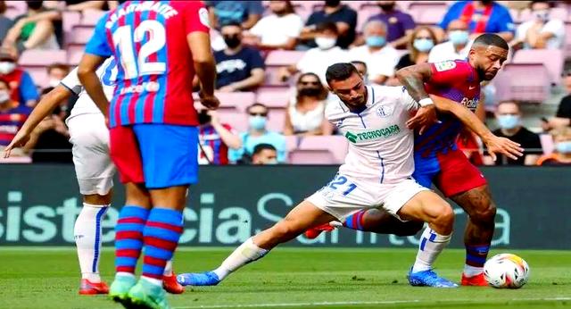 西甲比赛展开激烈较劲,呈现出精彩对决 西甲比赛展开激烈较劲,呈现出精彩对决