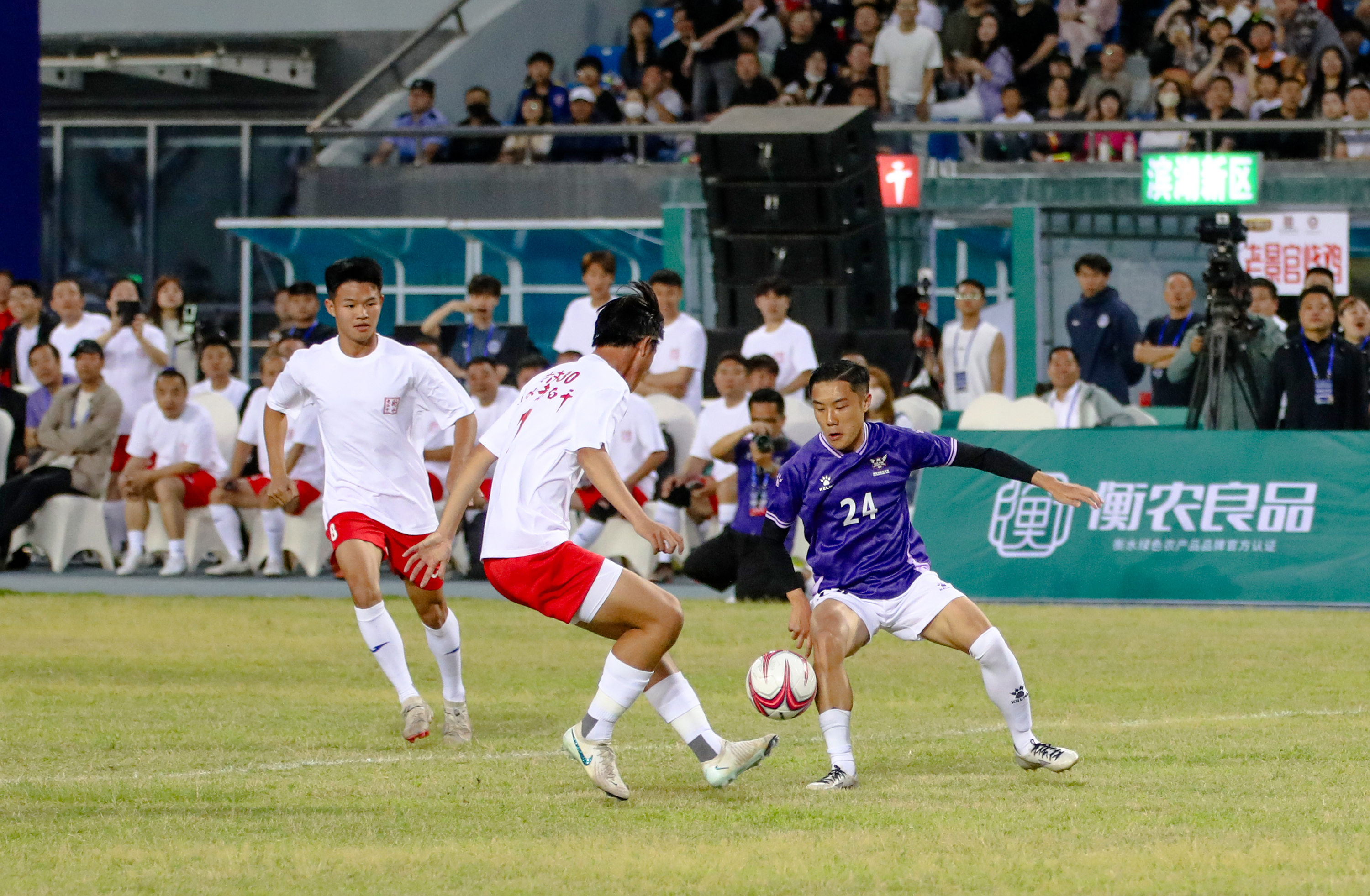 足球比赛的激烈程度在各国广受认可 足球比赛的激烈程度在各国广受认可