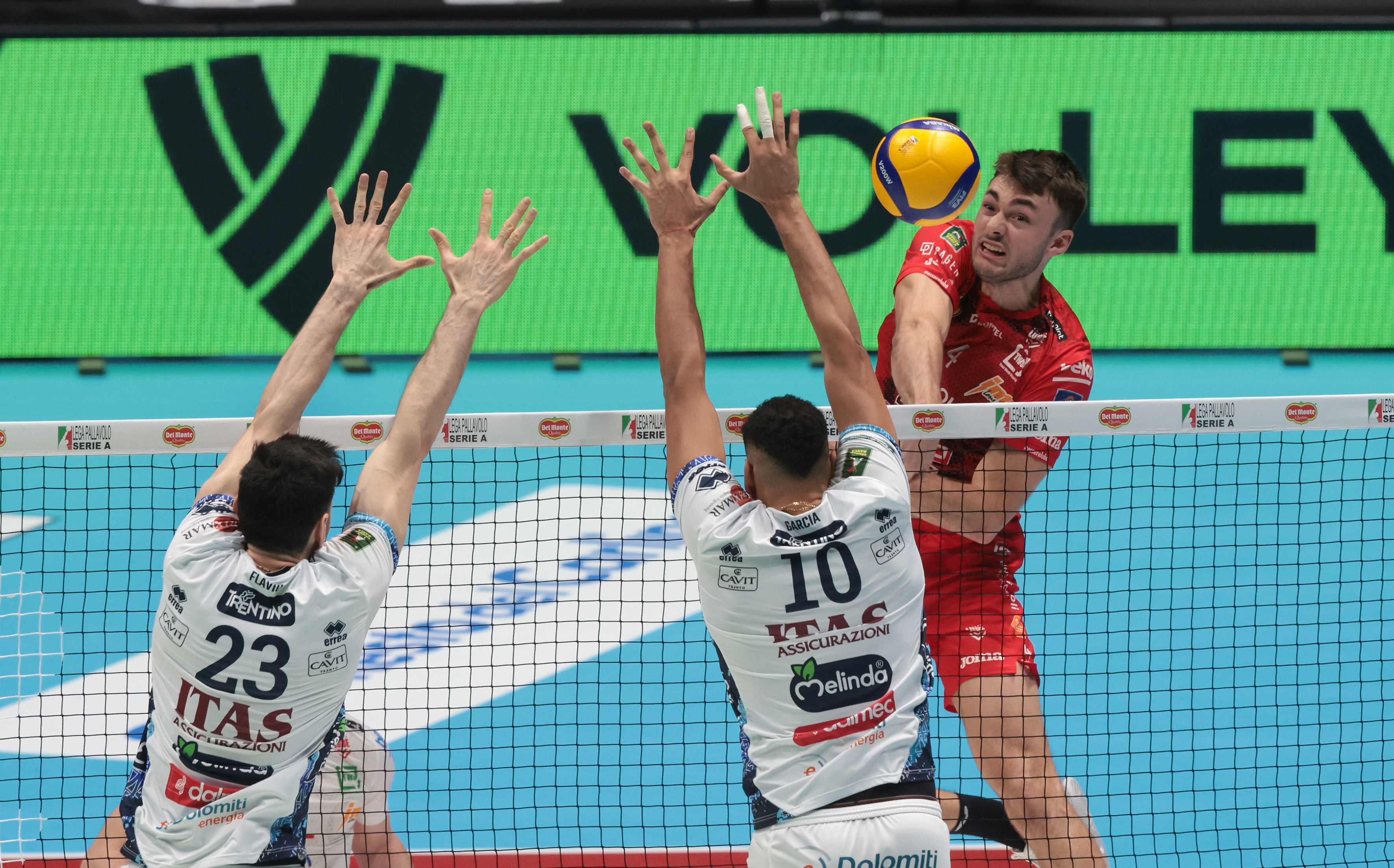 包含诺维奇主场落败,英格兰顶级联赛保级形势不容乐观的词条 包含诺维奇主场落败,英格兰顶级联赛保级形势不容乐观的词条