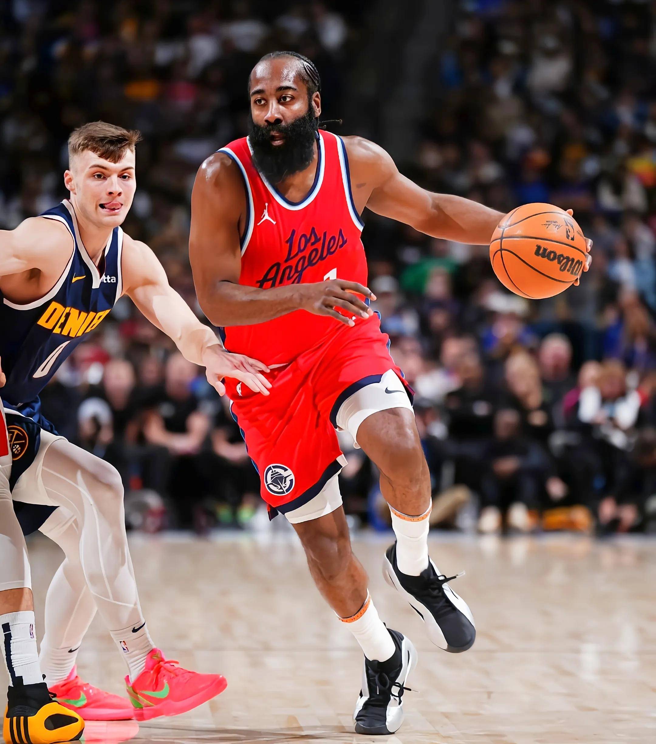 快船击败掘金,保持不败记录 快船击败掘金,保持不败记录