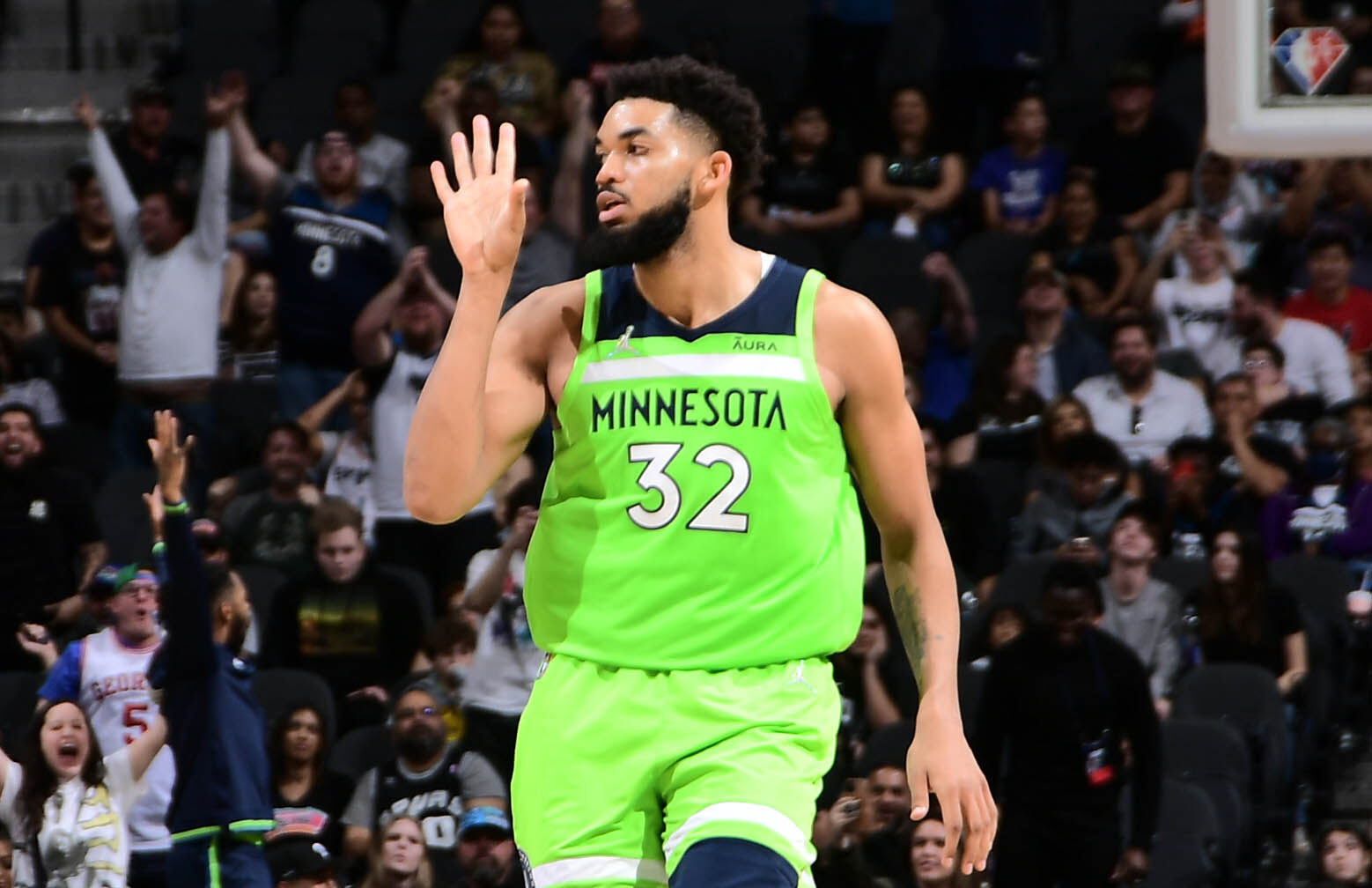 老鹰负马刺,唐斯独揽三双数据 老鹰负马刺,唐斯独揽三双数据