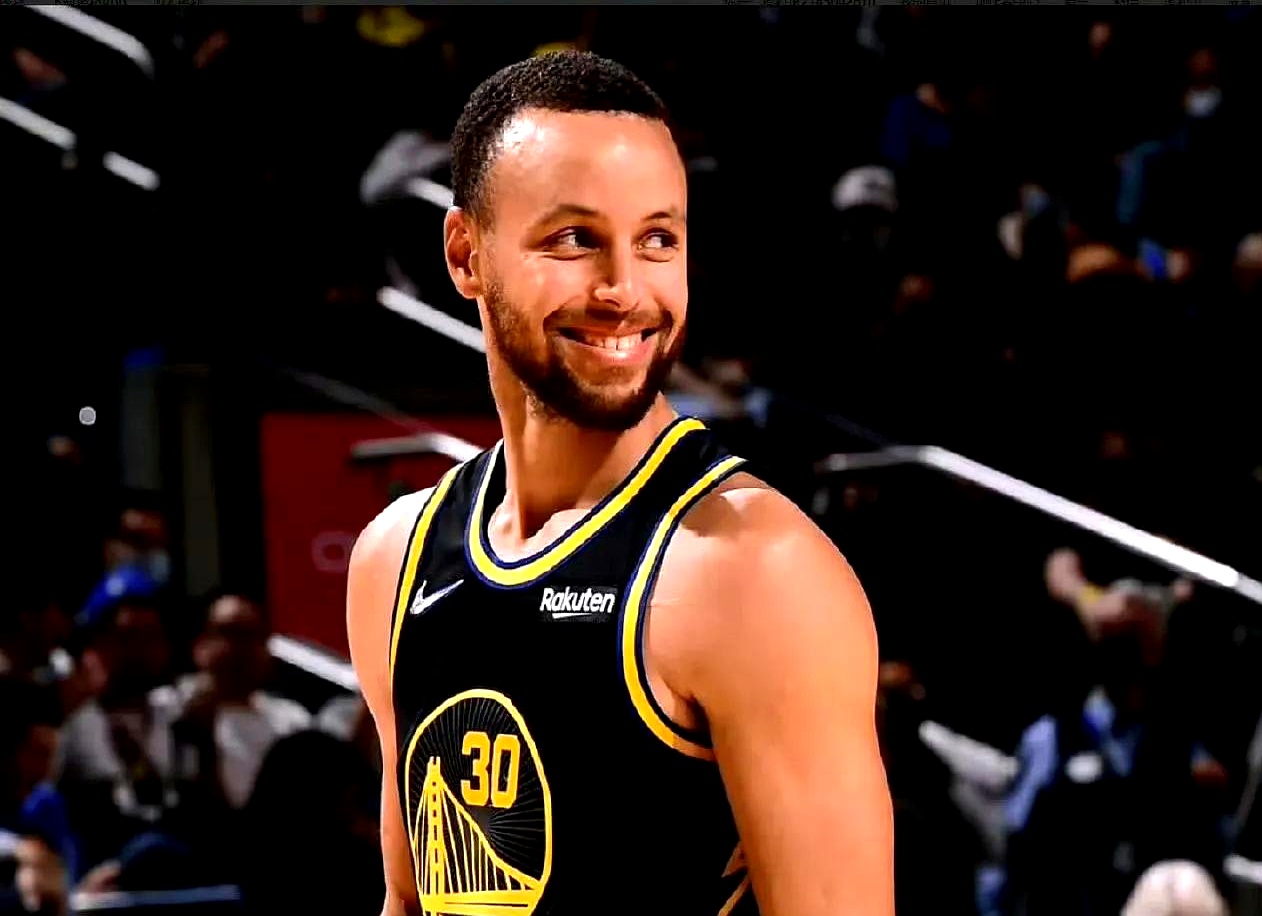 勇士再胜湖人重返榜首 勇士再胜湖人重返榜首