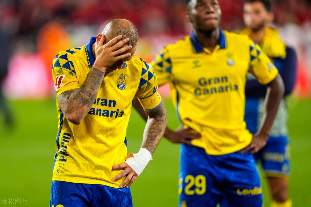 塞维利亚客场2-1战胜皇家社会,继续领跑西甲积分榜 塞维利亚客场2-1战胜皇家社会,继续领跑西甲积分榜